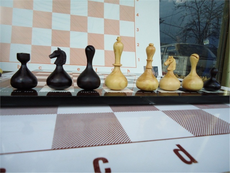 Wobble Chess Sallanan Satranç Taşı
